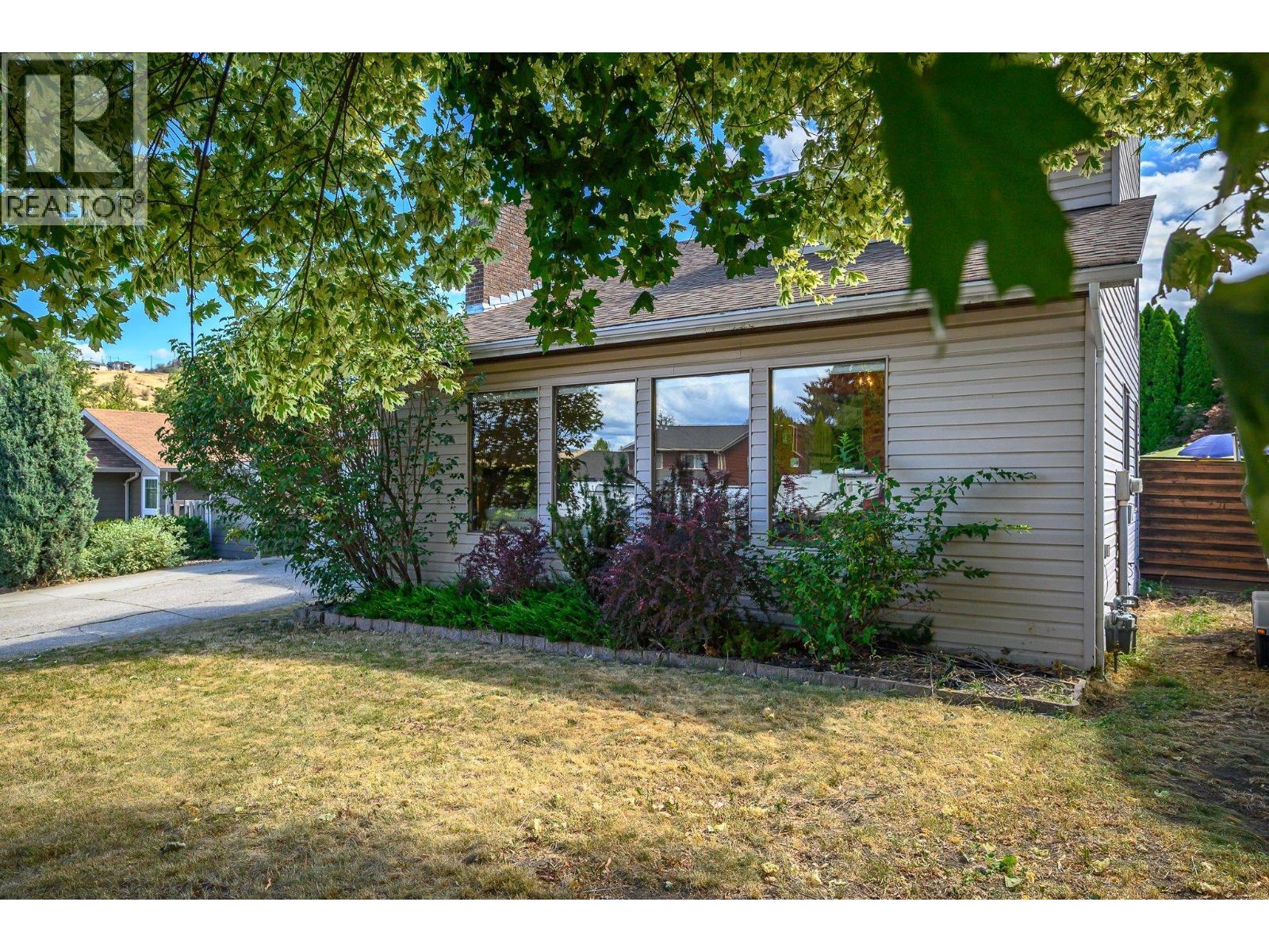 7807 Corona Court, Coldstream, BC - Outdoor