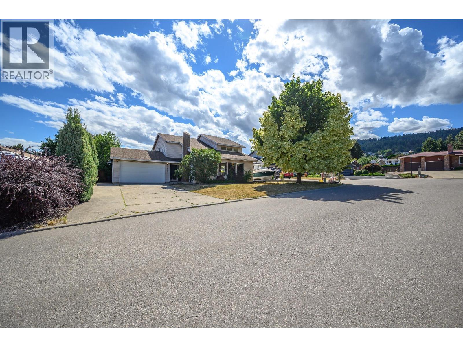 7807 Corona Court, Coldstream, BC - Outdoor