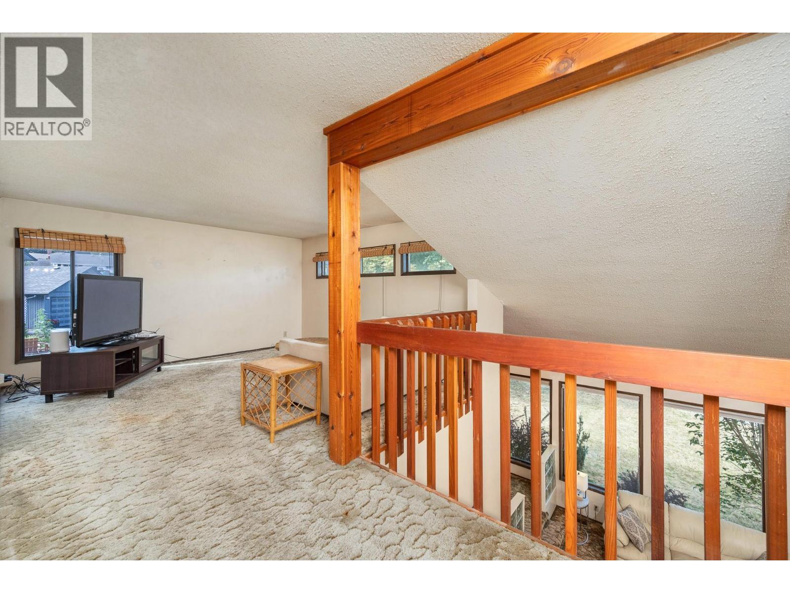7807 Corona Court, Coldstream, BC - Indoor Photo Showing Other Room