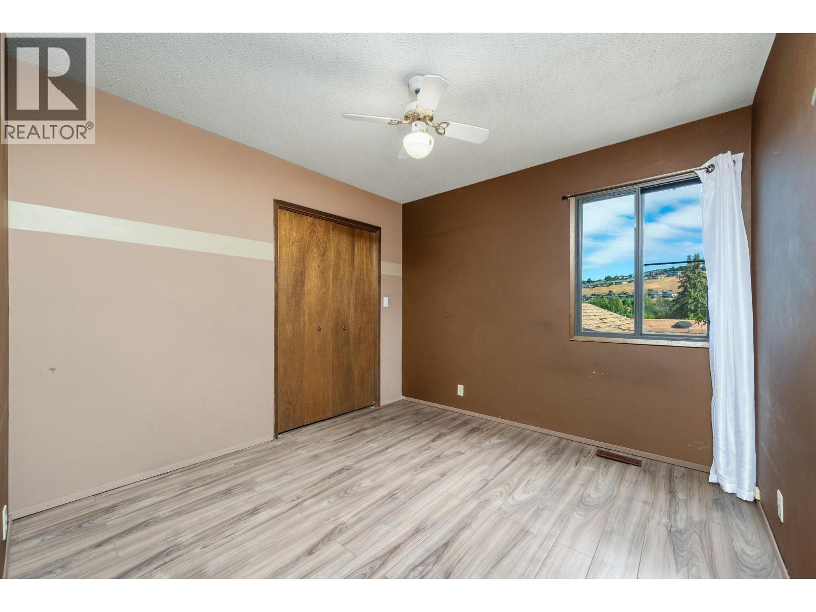 7807 Corona Court, Coldstream, BC - Indoor Photo Showing Other Room