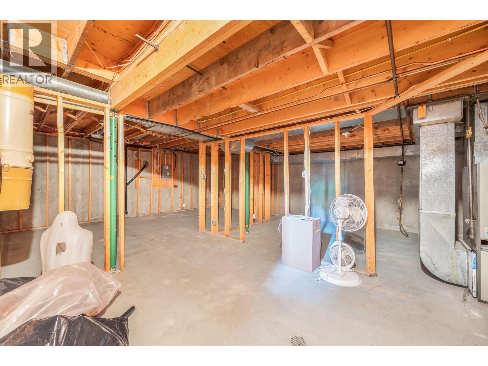 7807 Corona Court, Coldstream, BC - Indoor Photo Showing Basement