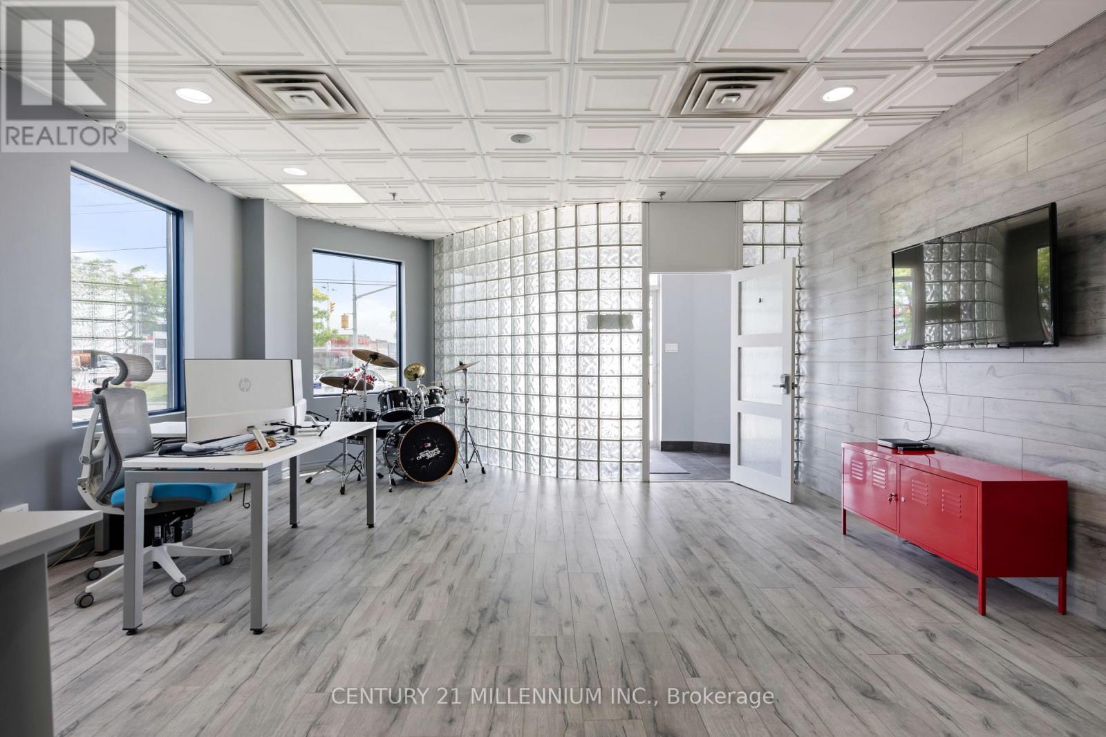 18 - 2355 Derry Road E, Mississauga, ON
