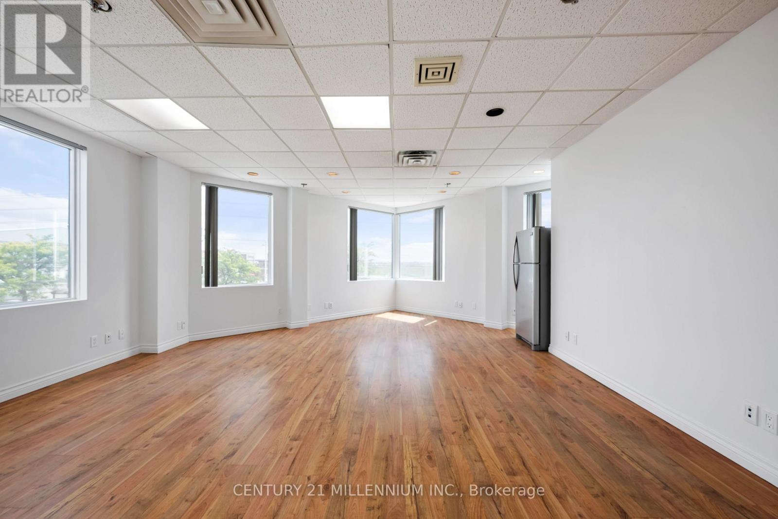 18 - 2355 Derry Road E, Mississauga, ON
