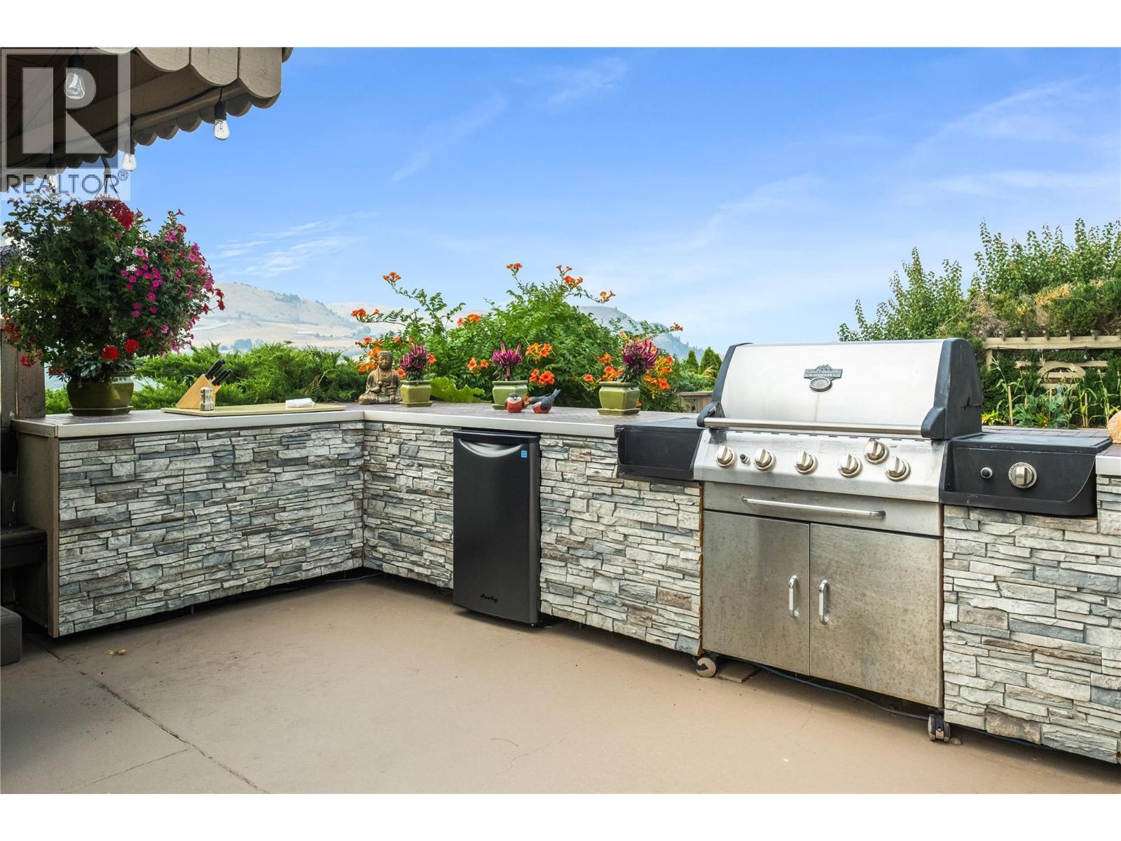 BBQ Area and Patio - 4119 15 Avenue, Vernon, BC - Outdoor