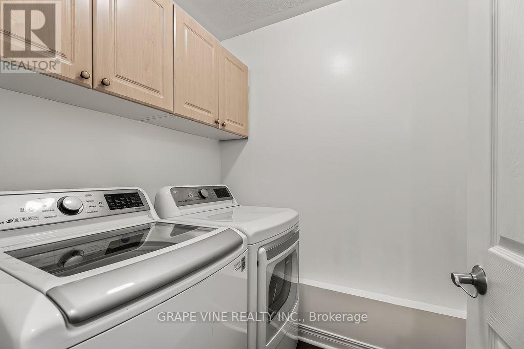 105 Rowallen Place, Ottawa, ON - Indoor Photo Showing Laundry Room