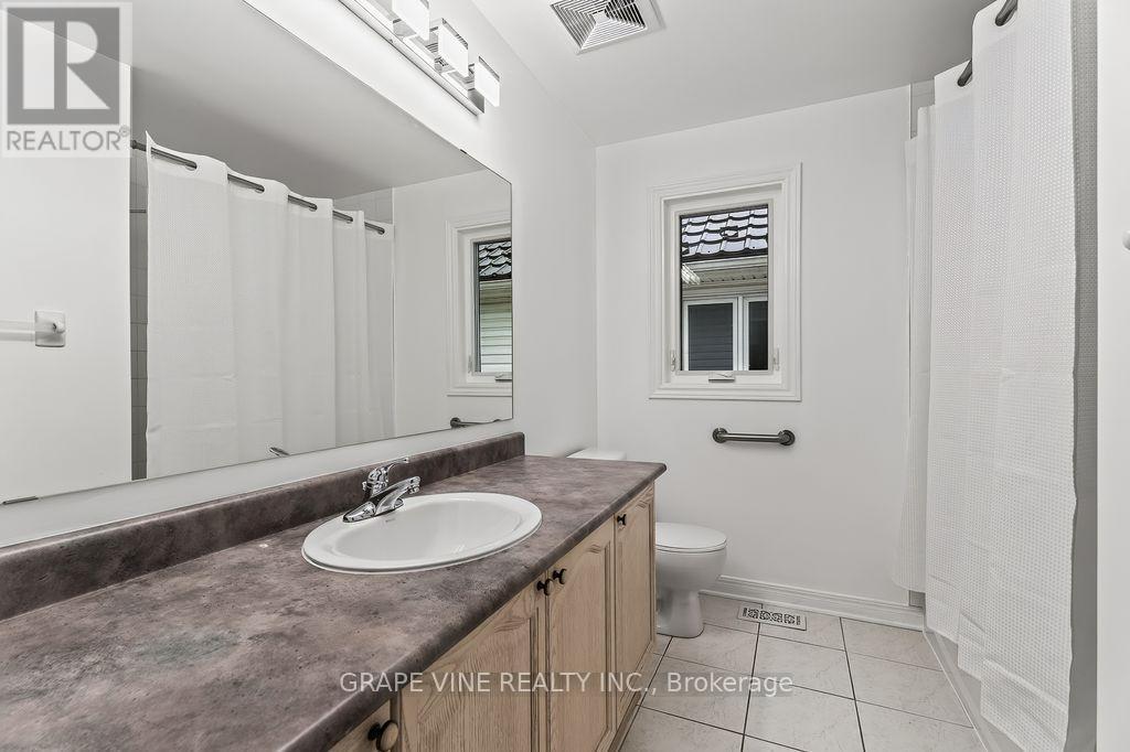 105 Rowallen Place, Ottawa, ON - Indoor Photo Showing Bathroom