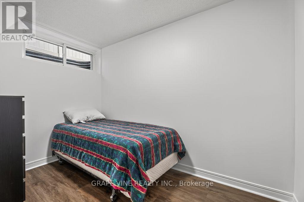 105 Rowallen Place, Ottawa, ON - Indoor Photo Showing Bedroom