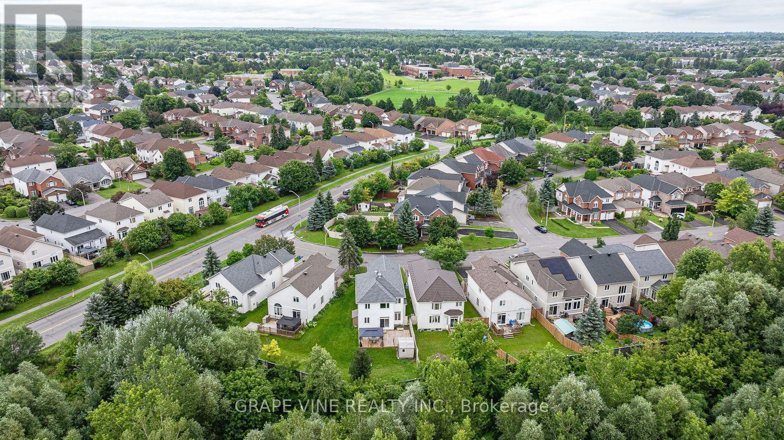 105 Rowallen Place, Ottawa, ON - Outdoor With View