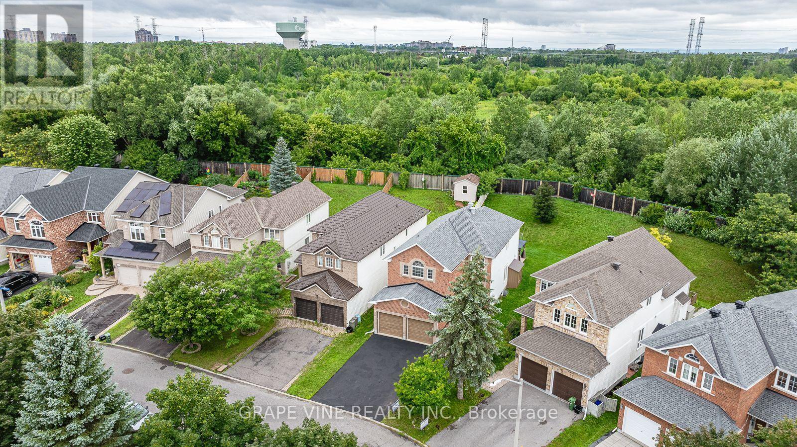105 Rowallen Place, Ottawa, ON - Outdoor