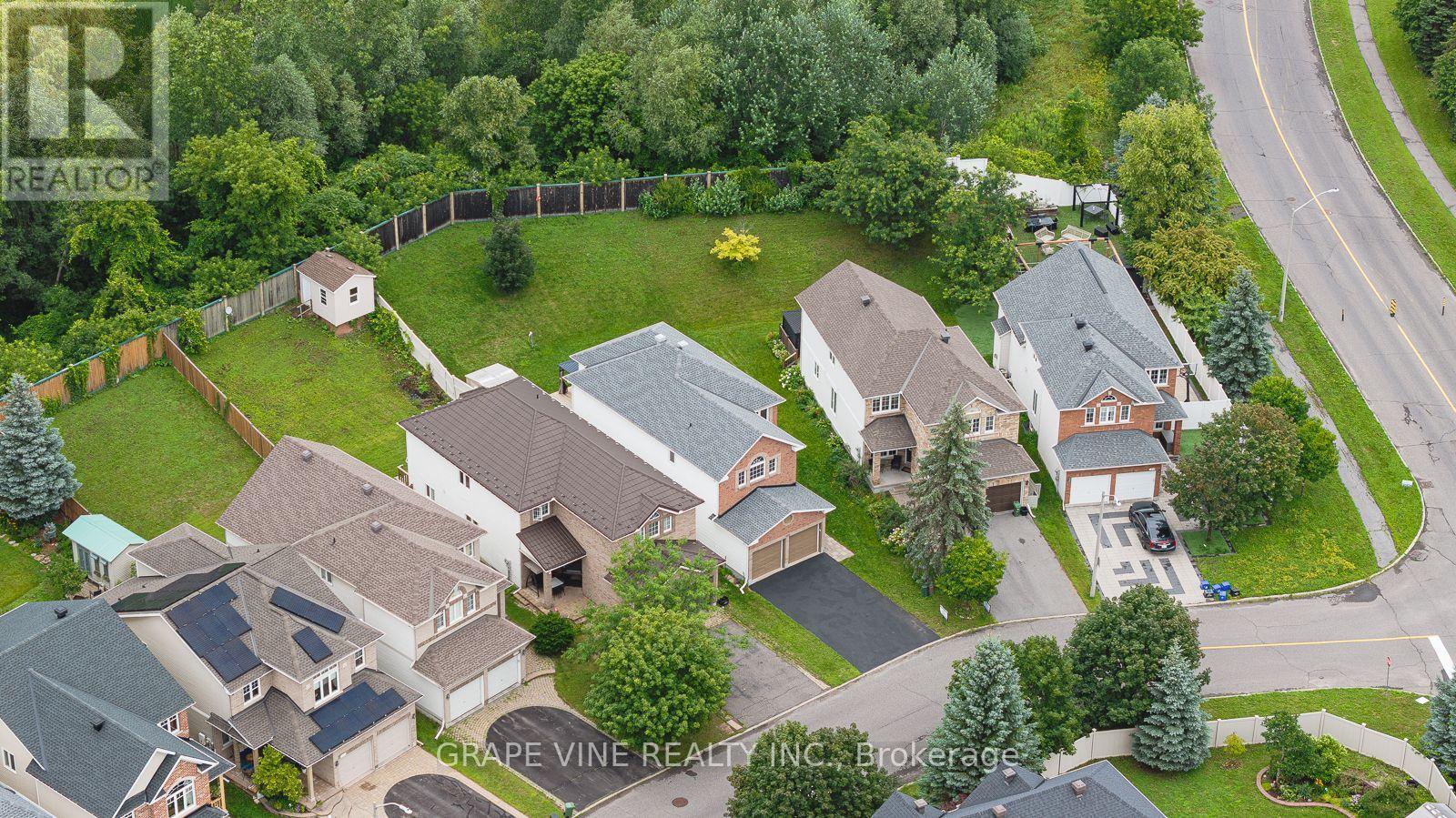 105 Rowallen Place, Ottawa, ON - Outdoor With View