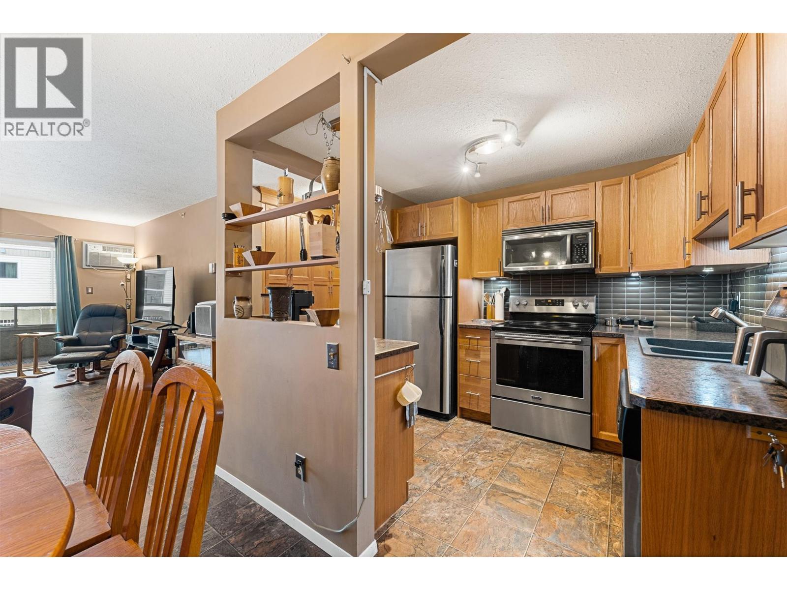 284 Yortkon Avenue Unit# 205, Penticton, BC - Indoor Photo Showing Kitchen With Stainless Steel Kitchen