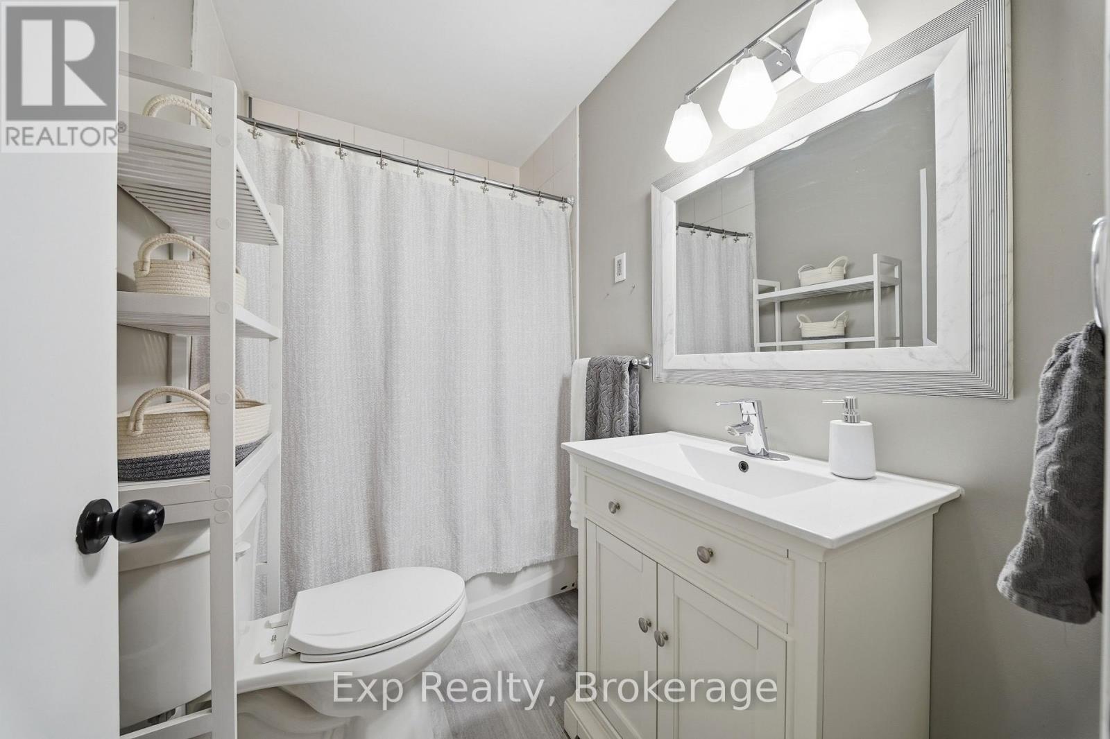 6 Coleman Drive, Quinte West (Trenton Ward), ON - Indoor Photo Showing Bathroom