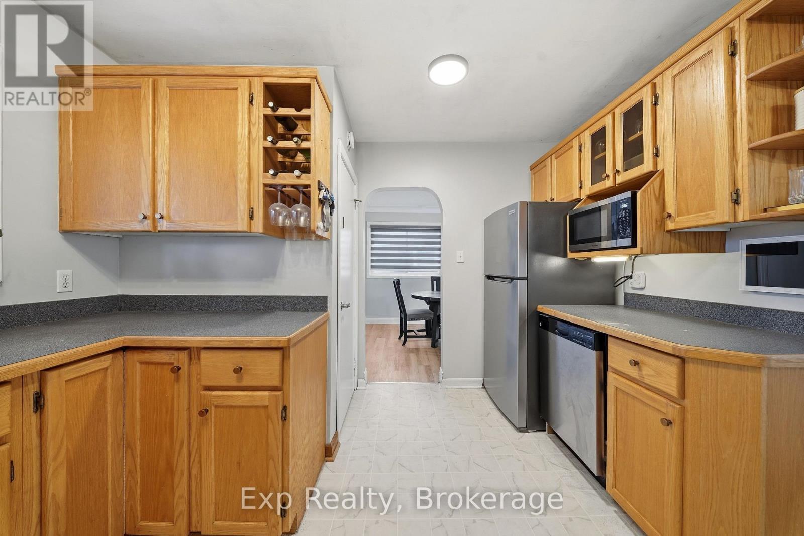 6 Coleman Drive, Quinte West (Trenton Ward), ON - Indoor Photo Showing Kitchen