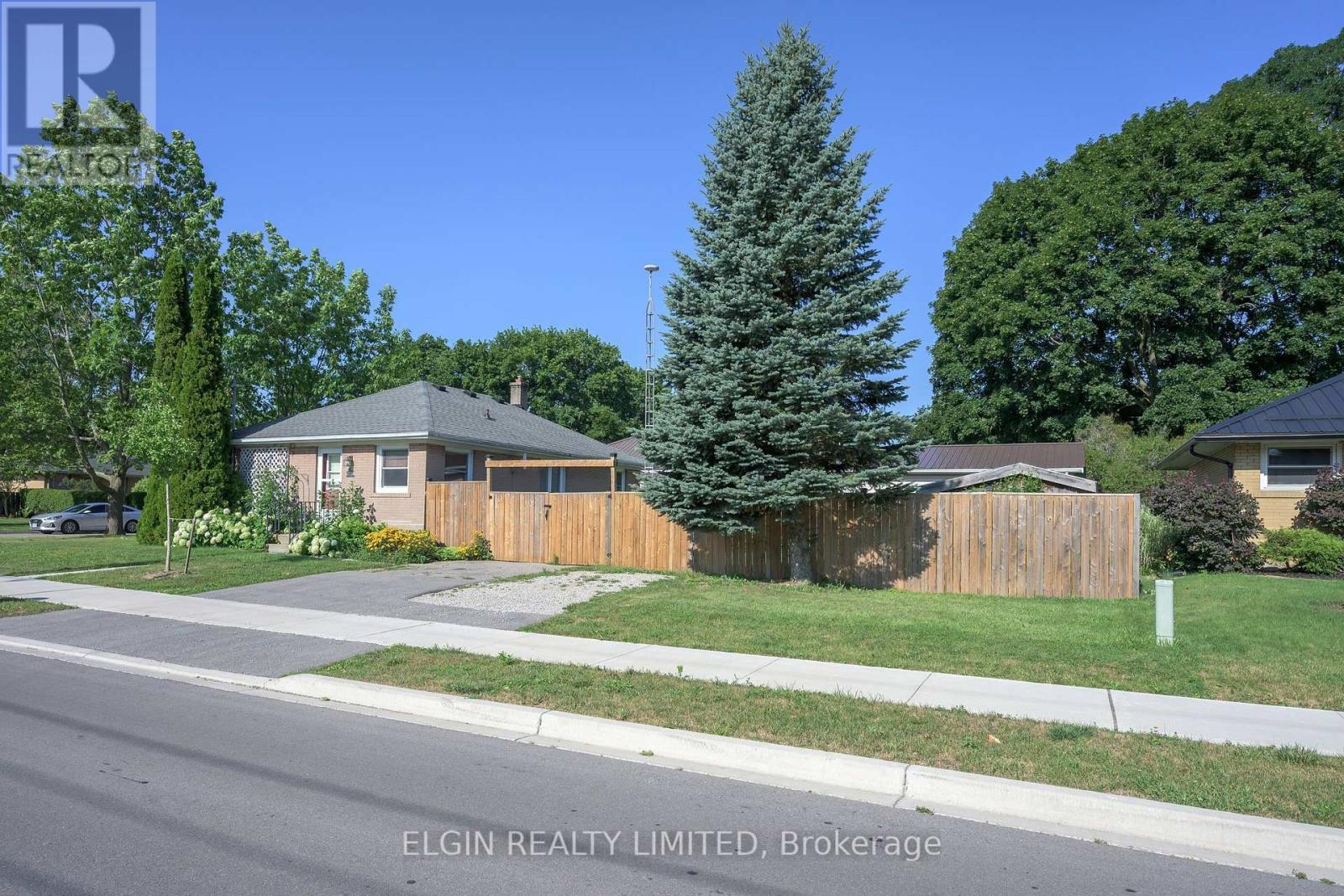 90 Dunkirk Drive, St. Thomas, ON - Outdoor