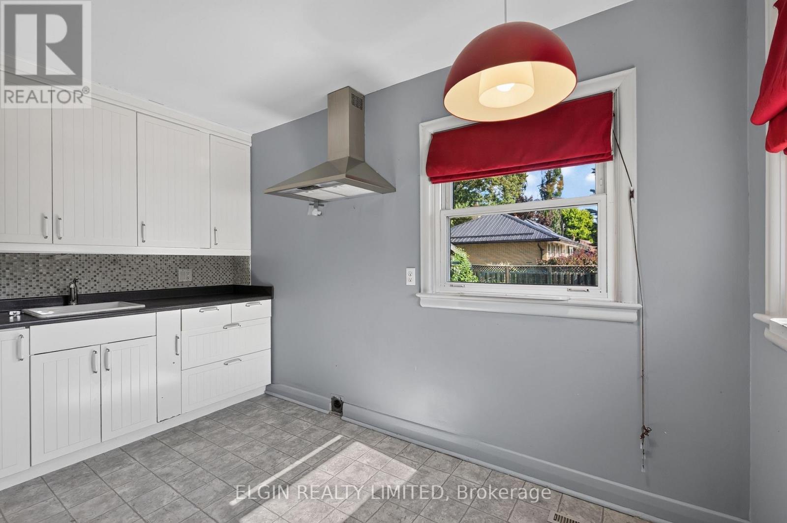 90 Dunkirk Drive, St. Thomas, ON - Indoor