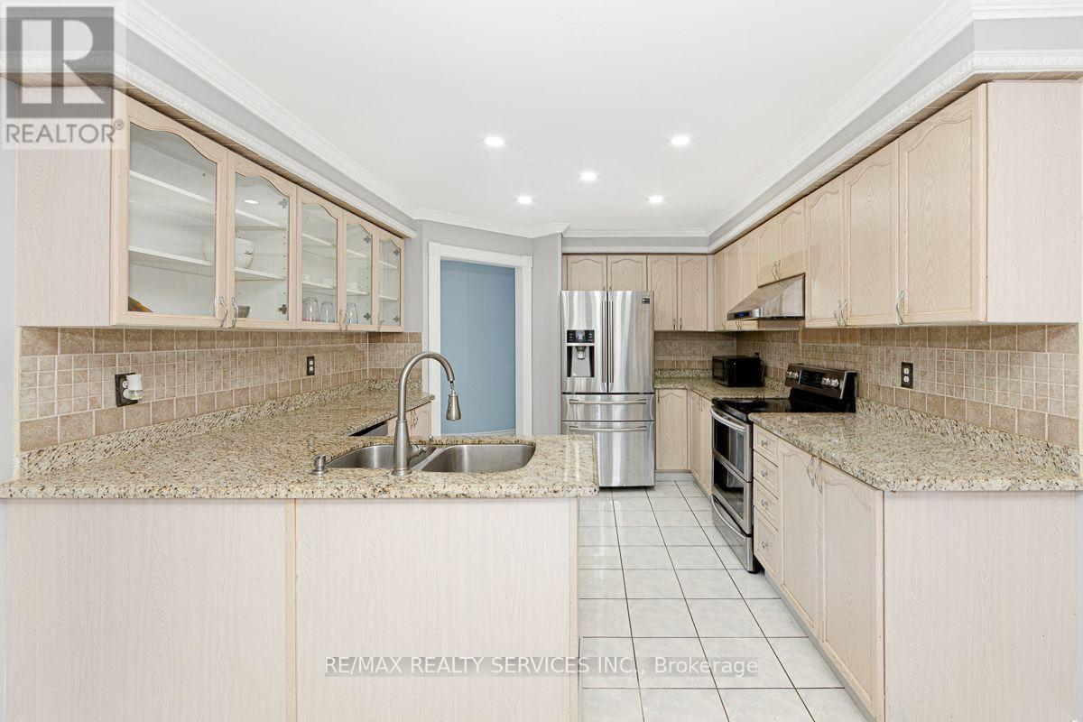 64 Strickland Drive, Ajax, ON - Indoor Photo Showing Kitchen With Double Sink With Upgraded Kitchen