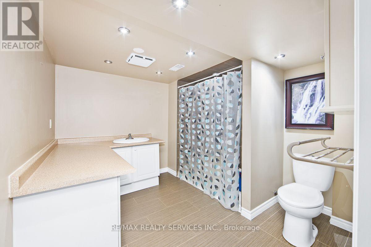64 Strickland Drive, Ajax, ON - Indoor Photo Showing Bathroom