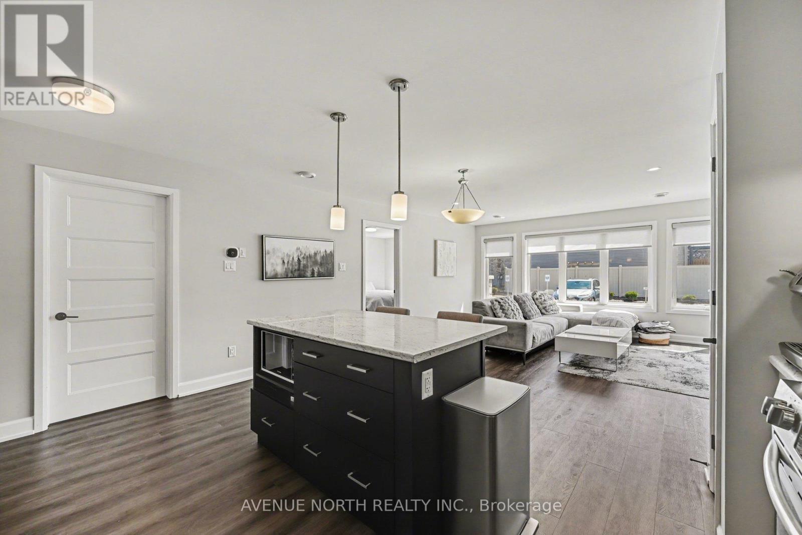 102 - 271 Belfort Street, Russell, ON - Indoor