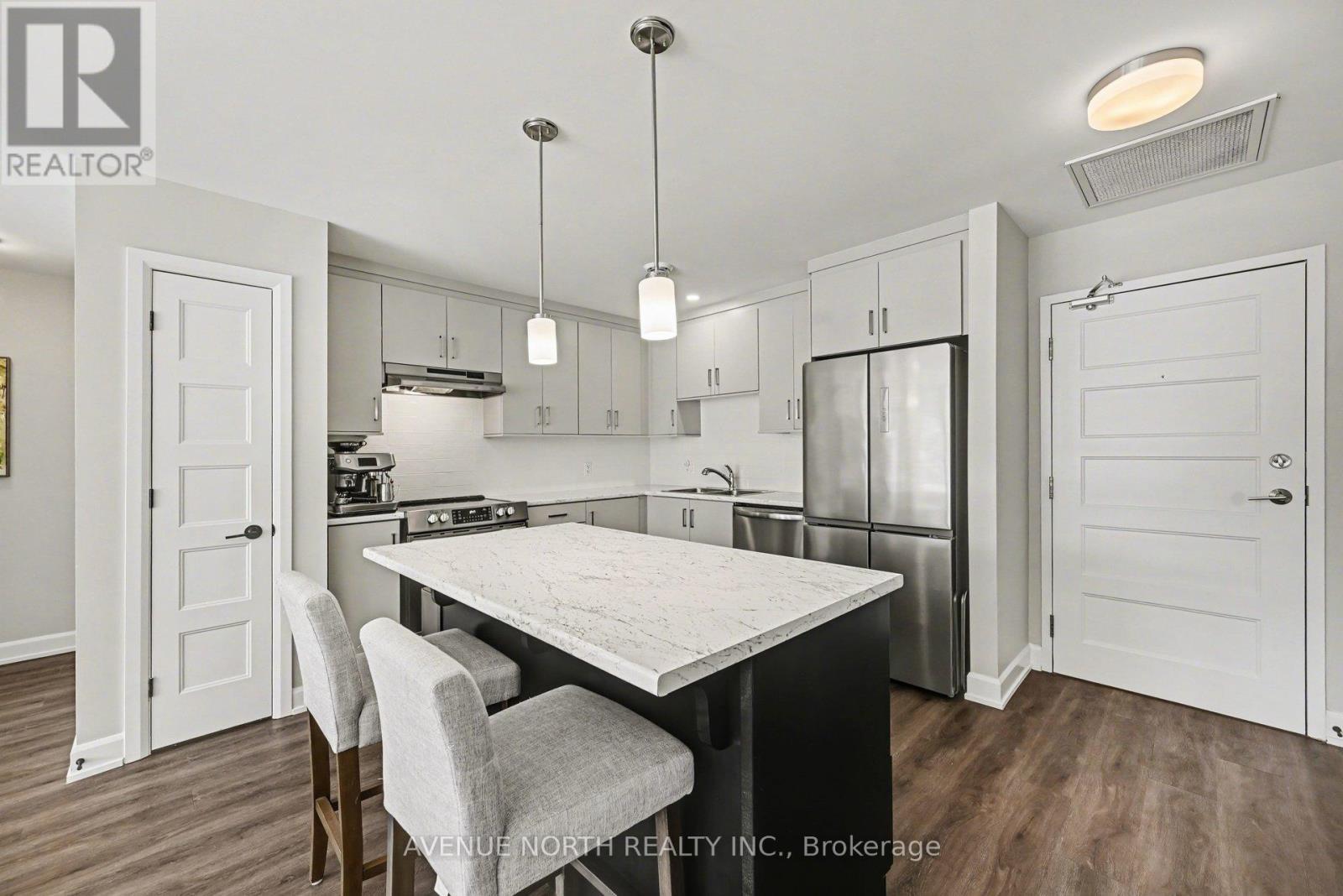 102 - 271 Belfort Street, Russell, ON - Indoor Photo Showing Other Room