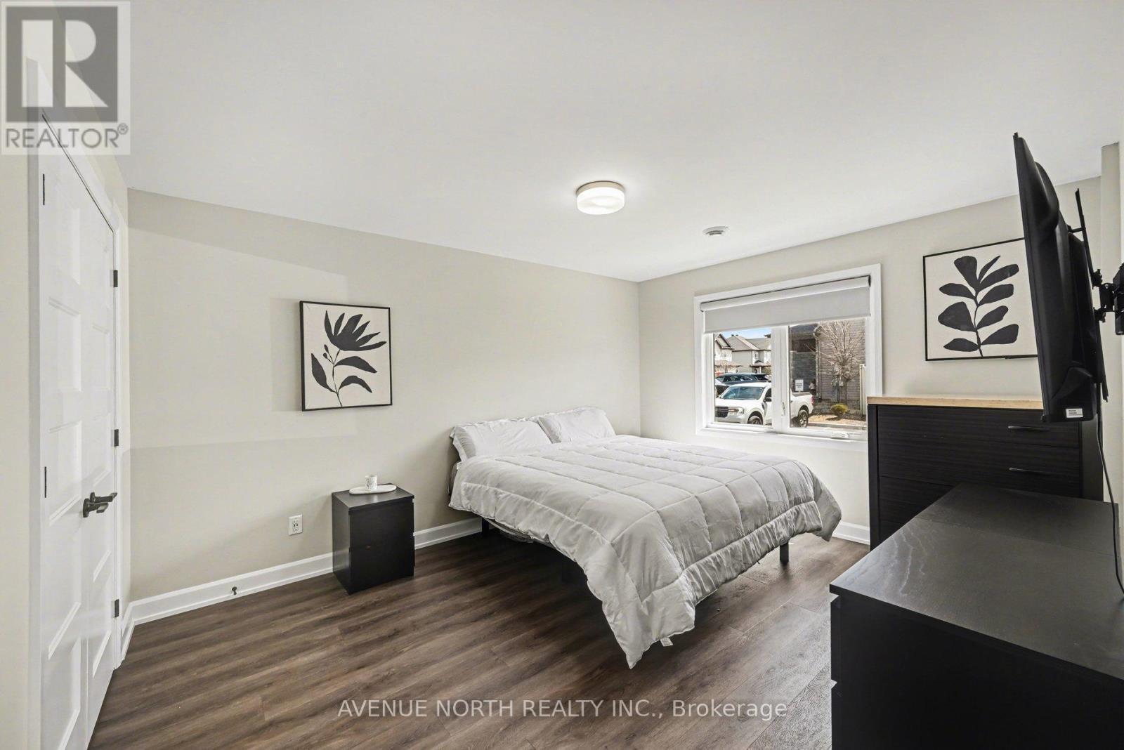 102 - 271 Belfort Street, Russell, ON - Indoor Photo Showing Bedroom