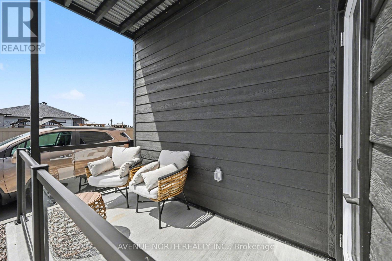 102 - 271 Belfort Street, Russell, ON - Outdoor With Exterior