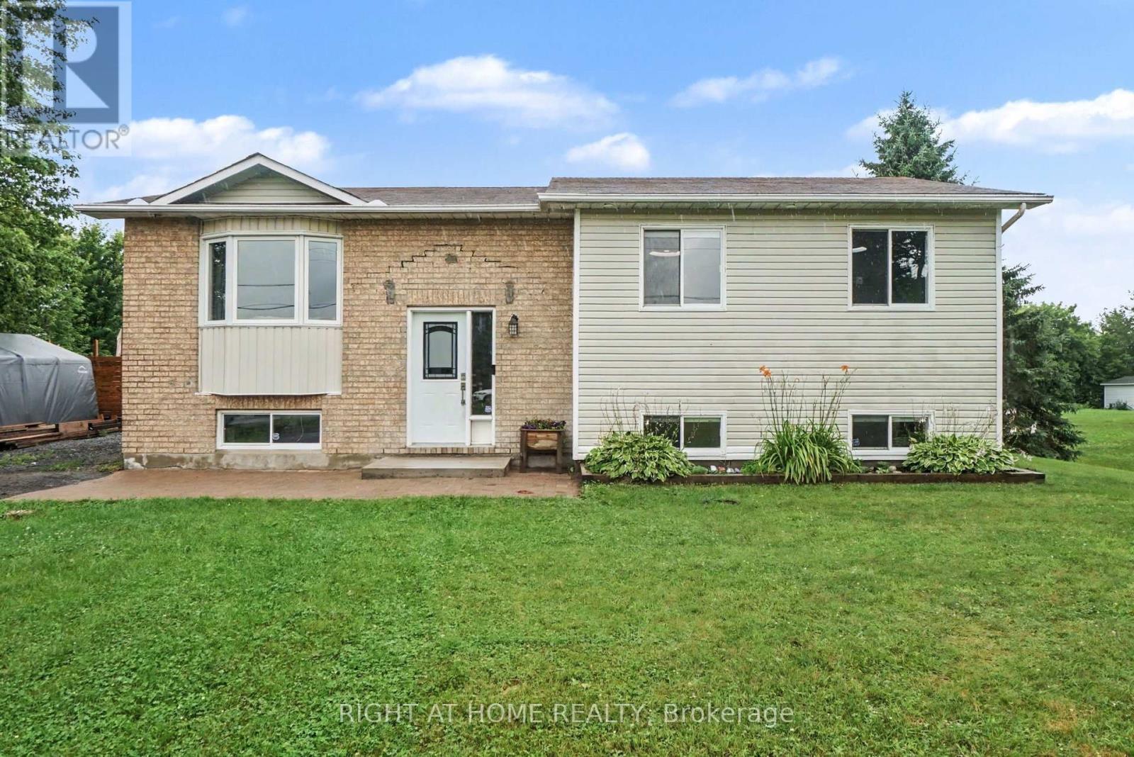 3320 Gendron Road, Clarence-Rockland, ON - Outdoor