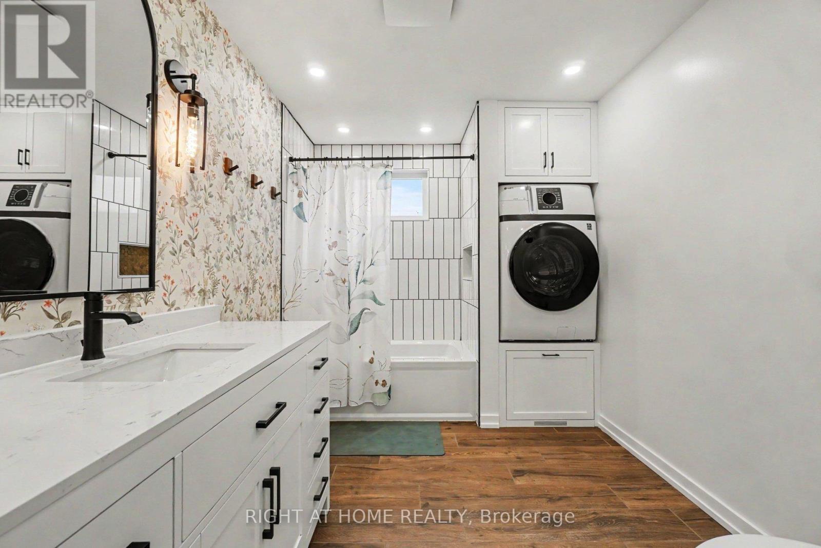 3320 Gendron Road, Clarence-Rockland, ON - Indoor Photo Showing Laundry Room