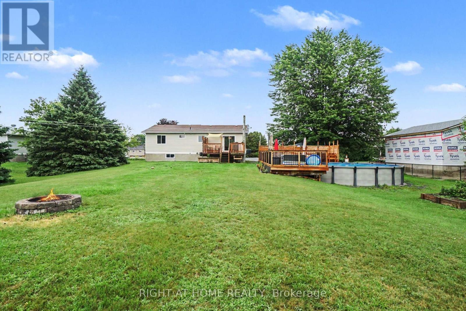 3320 Gendron Road, Clarence-Rockland, ON - Outdoor With Backyard