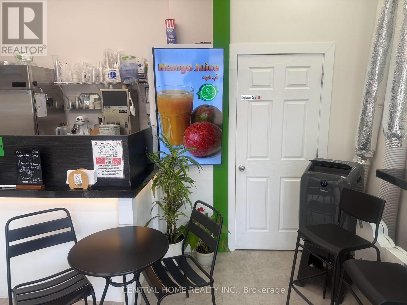 104 - 10376 Yonge St, Richmond Hill, ON