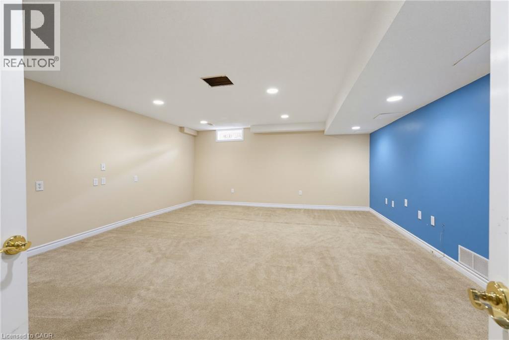 4425 Peter Drive, Burlington, ON - Indoor