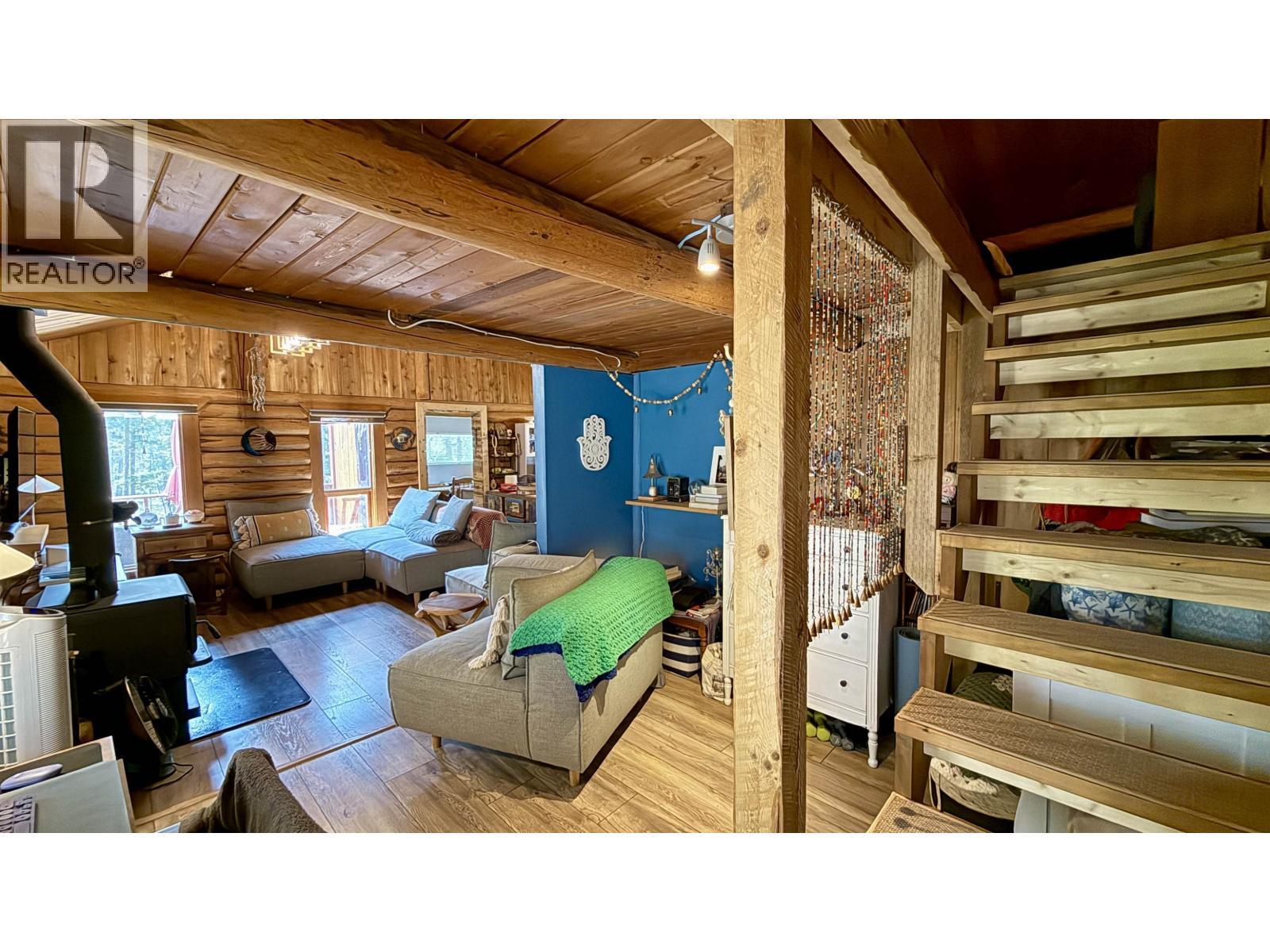 4863 Cumsu Place, 108 Mile Ranch, BC - Indoor Photo Showing Other Room