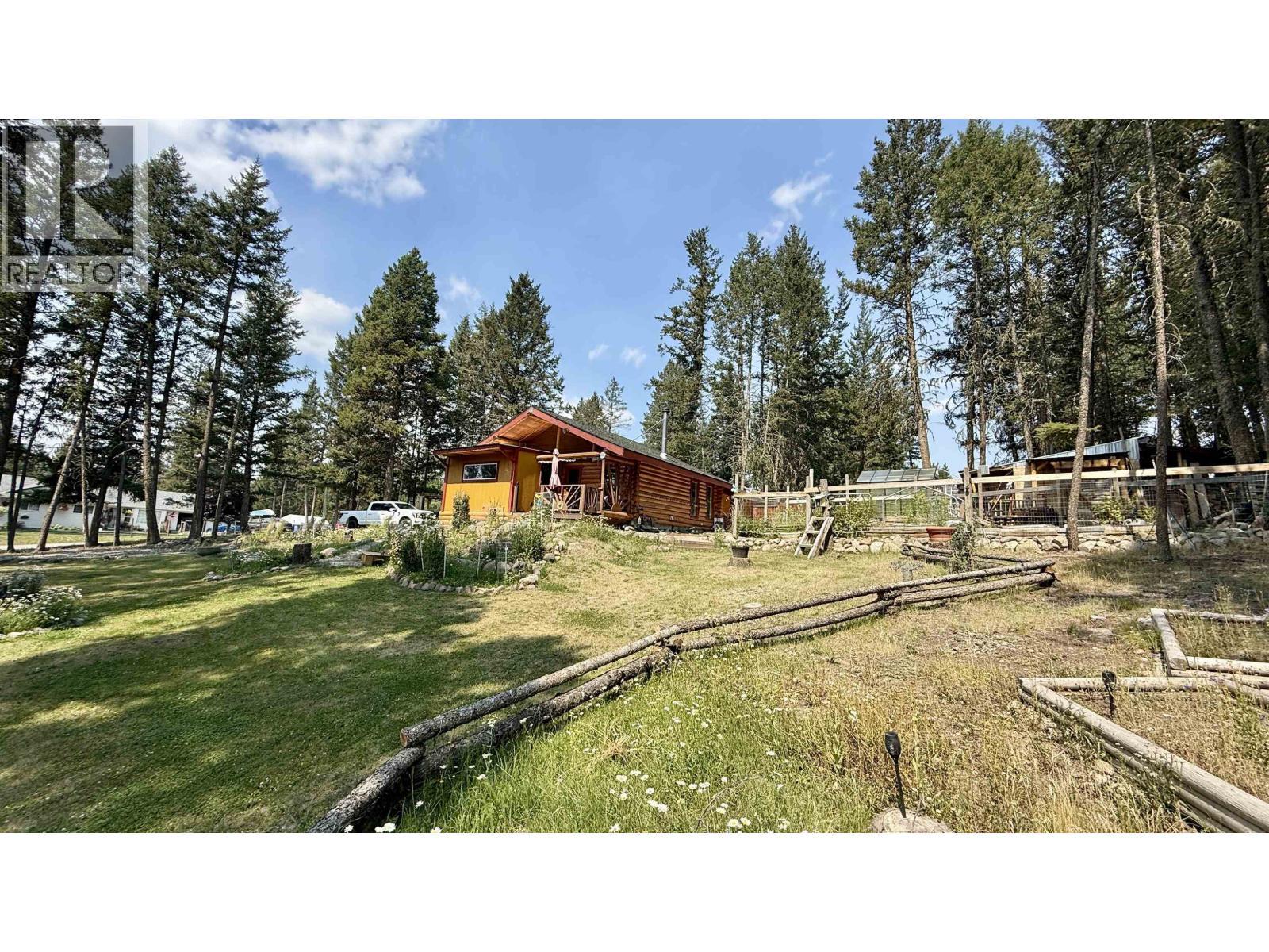 4863 Cumsu Place, 108 Mile Ranch, BC - Outdoor