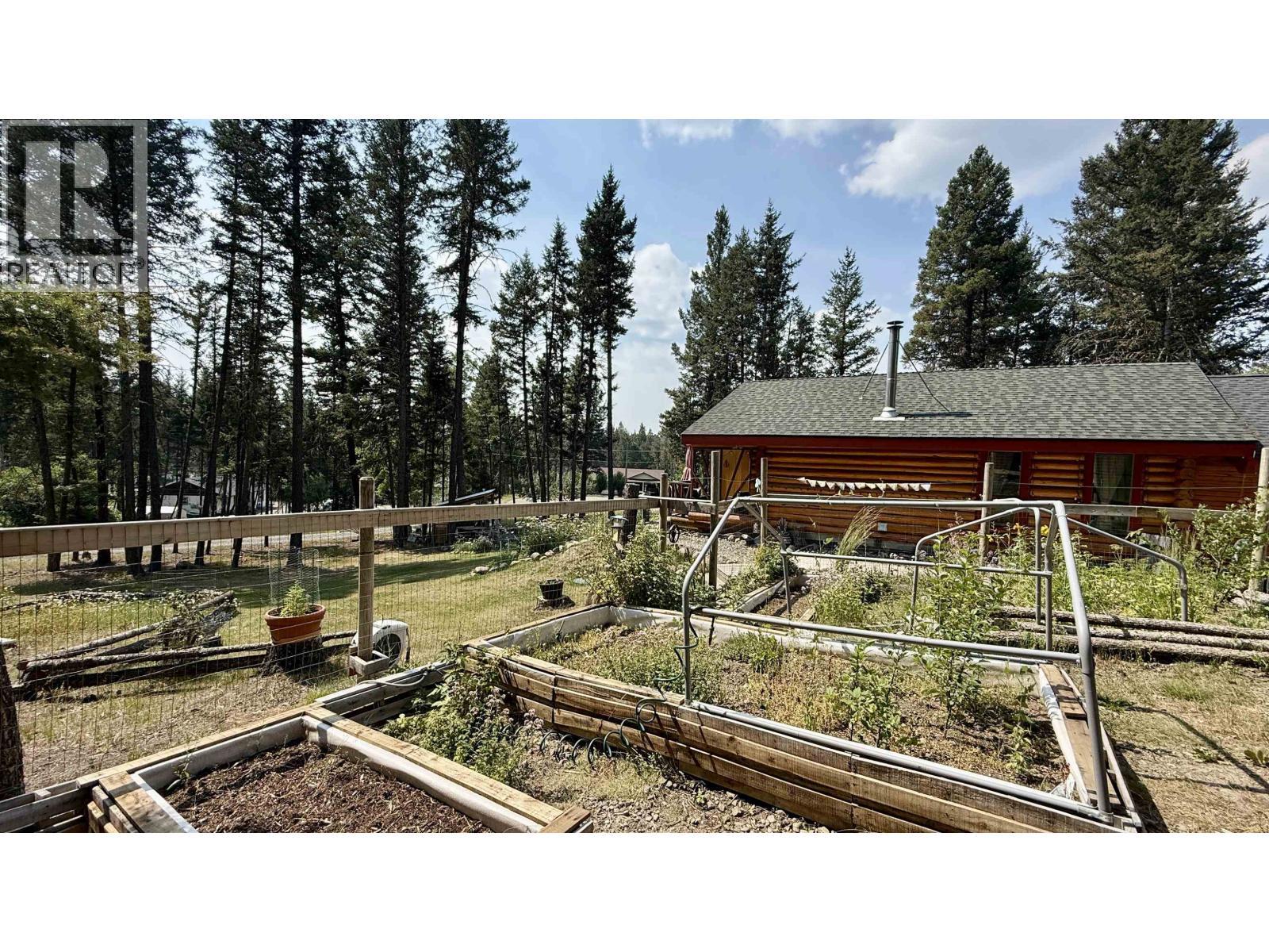 4863 Cumsu Place, 108 Mile Ranch, BC - Outdoor