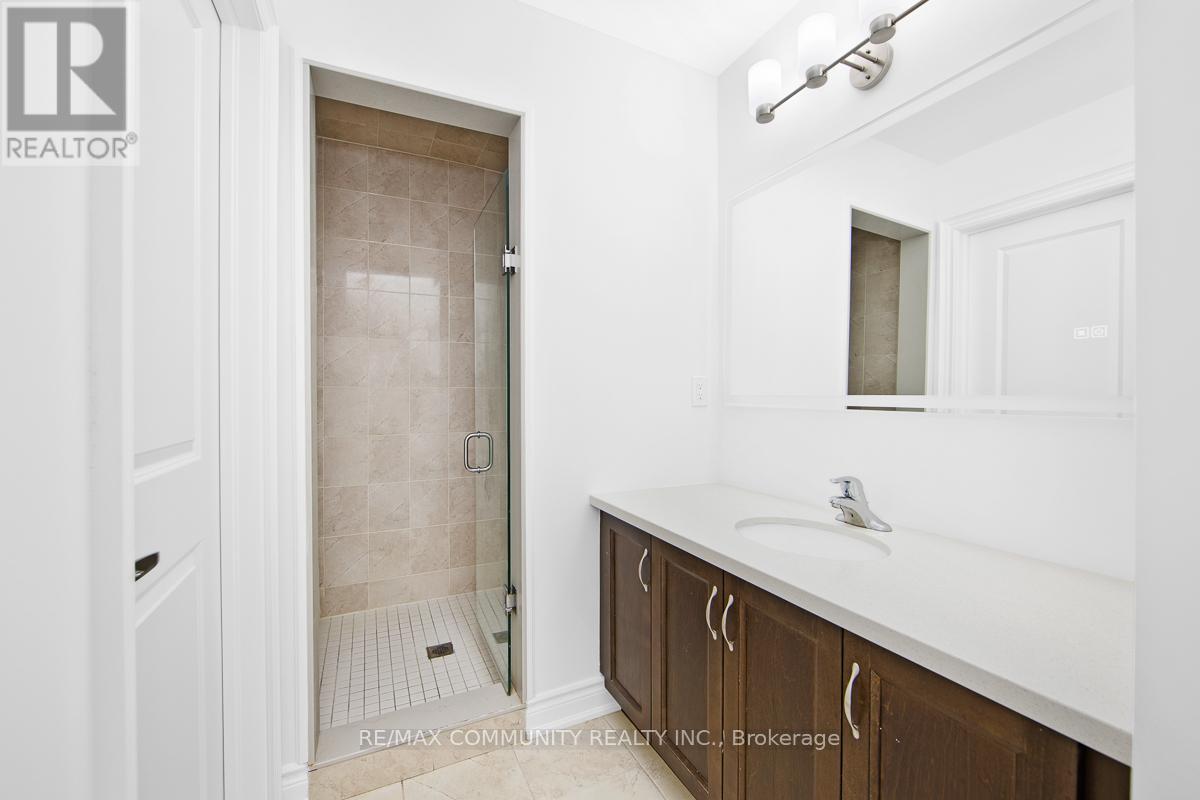 33 Liam Lane, Markham, ON - Indoor Photo Showing Bathroom