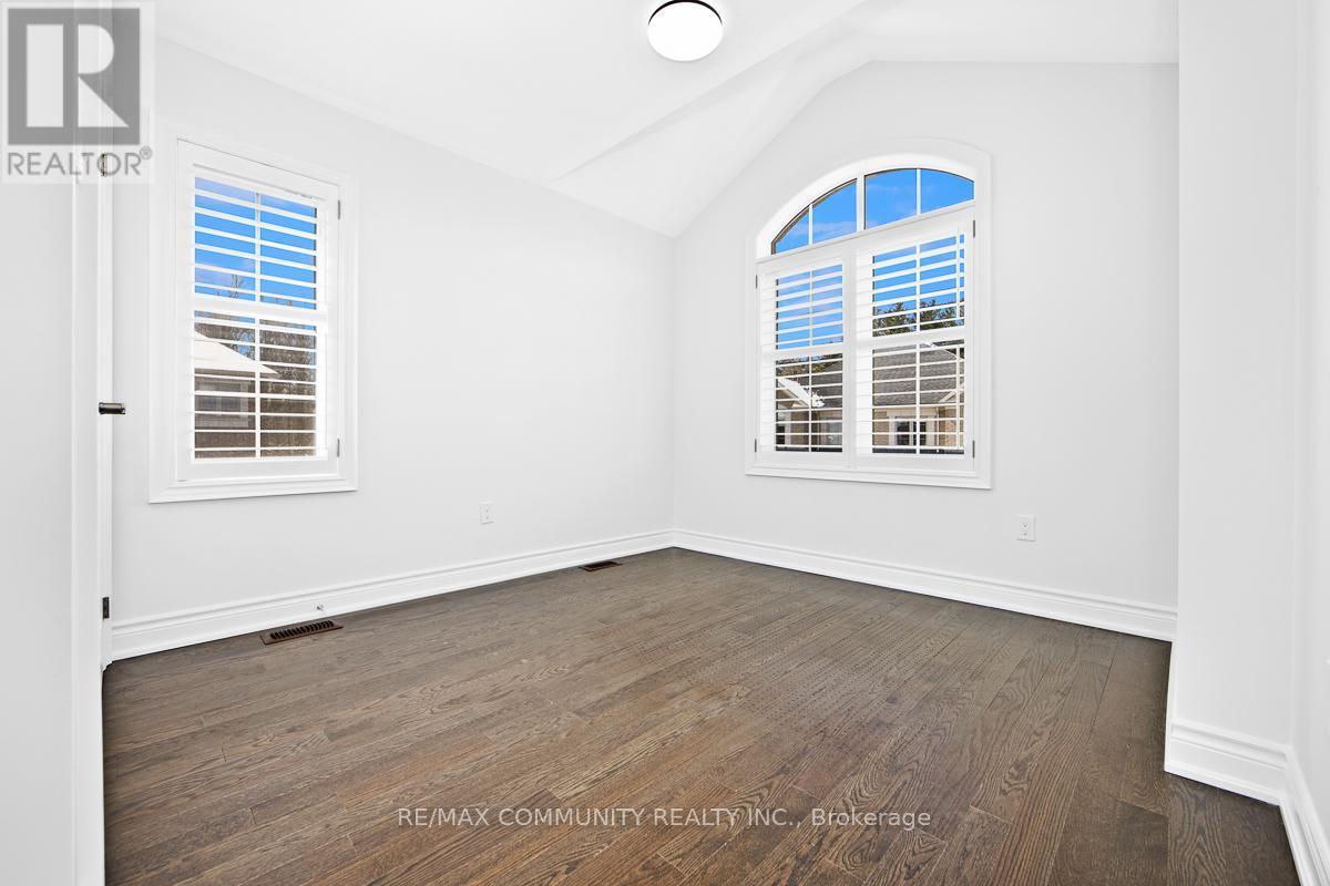 33 Liam Lane, Markham, ON - Indoor Photo Showing Other Room