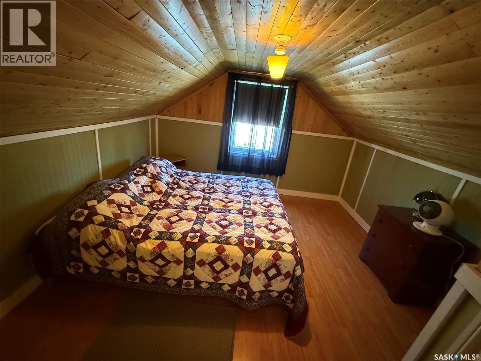 401 2Nd Avenue E, Shellbrook, SK - Indoor Photo Showing Bedroom