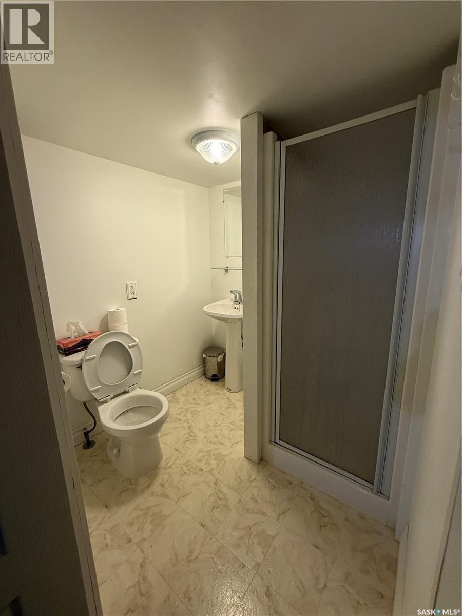 401 2Nd Avenue E, Shellbrook, SK - Indoor Photo Showing Bathroom