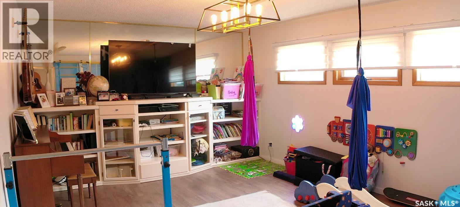 12 Redfield Bay, Yorkton, SK - Indoor