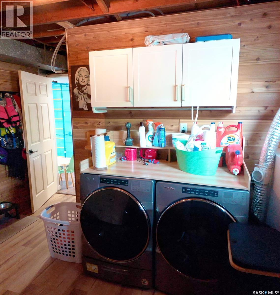12 Redfield Bay, Yorkton, SK - Indoor Photo Showing Laundry Room