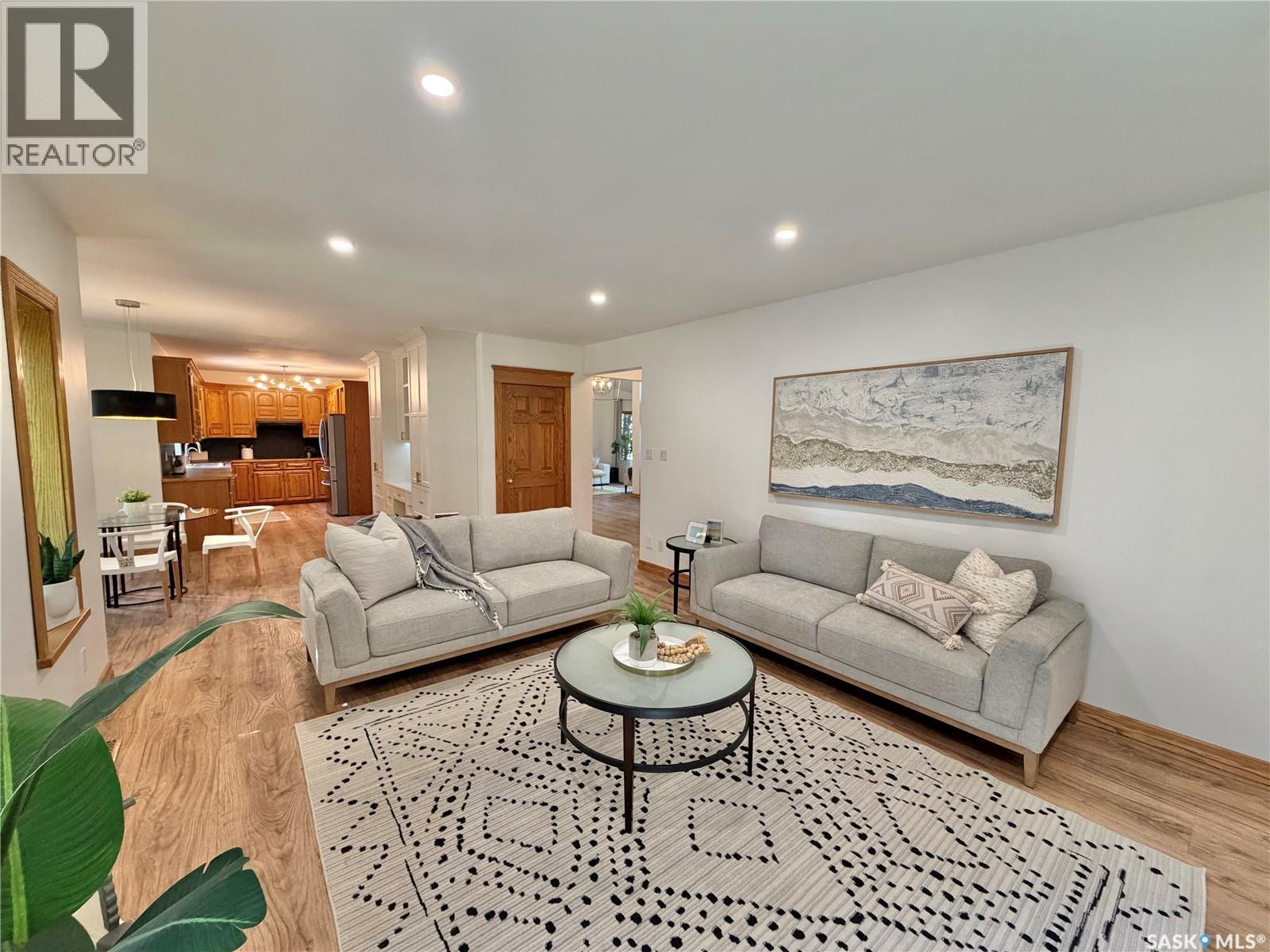 116 Morrison Drive, Yorkton, SK - Indoor Photo Showing Living Room