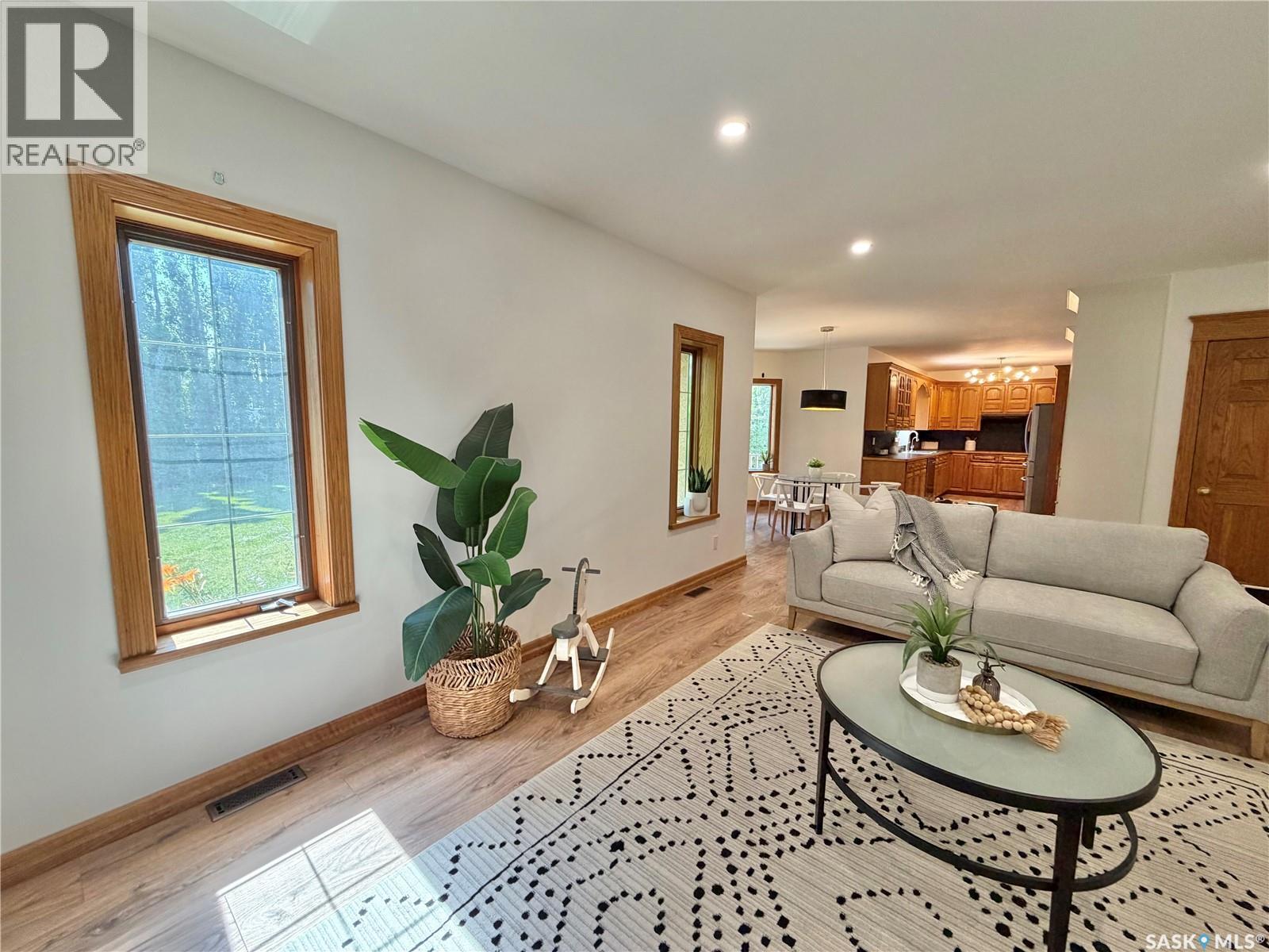 116 Morrison Drive, Yorkton, SK - Indoor Photo Showing Living Room