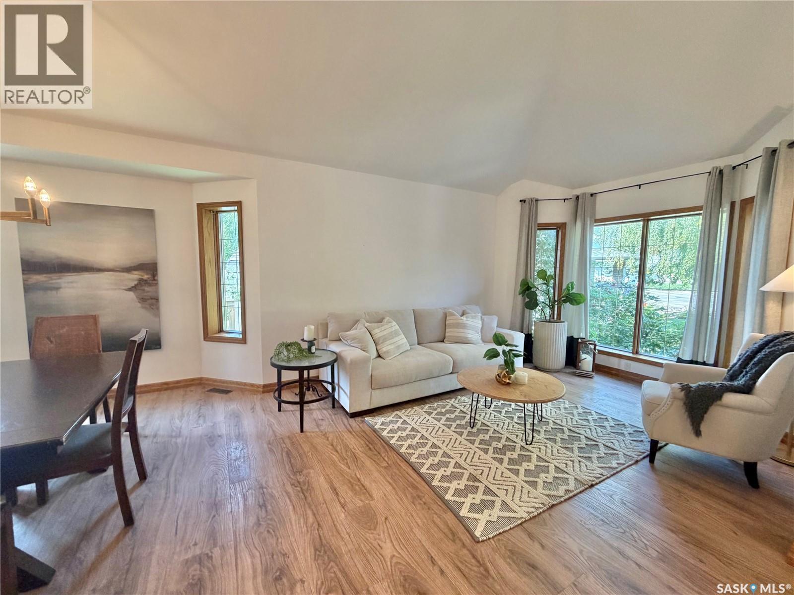 116 Morrison Drive, Yorkton, SK - Indoor Photo Showing Living Room
