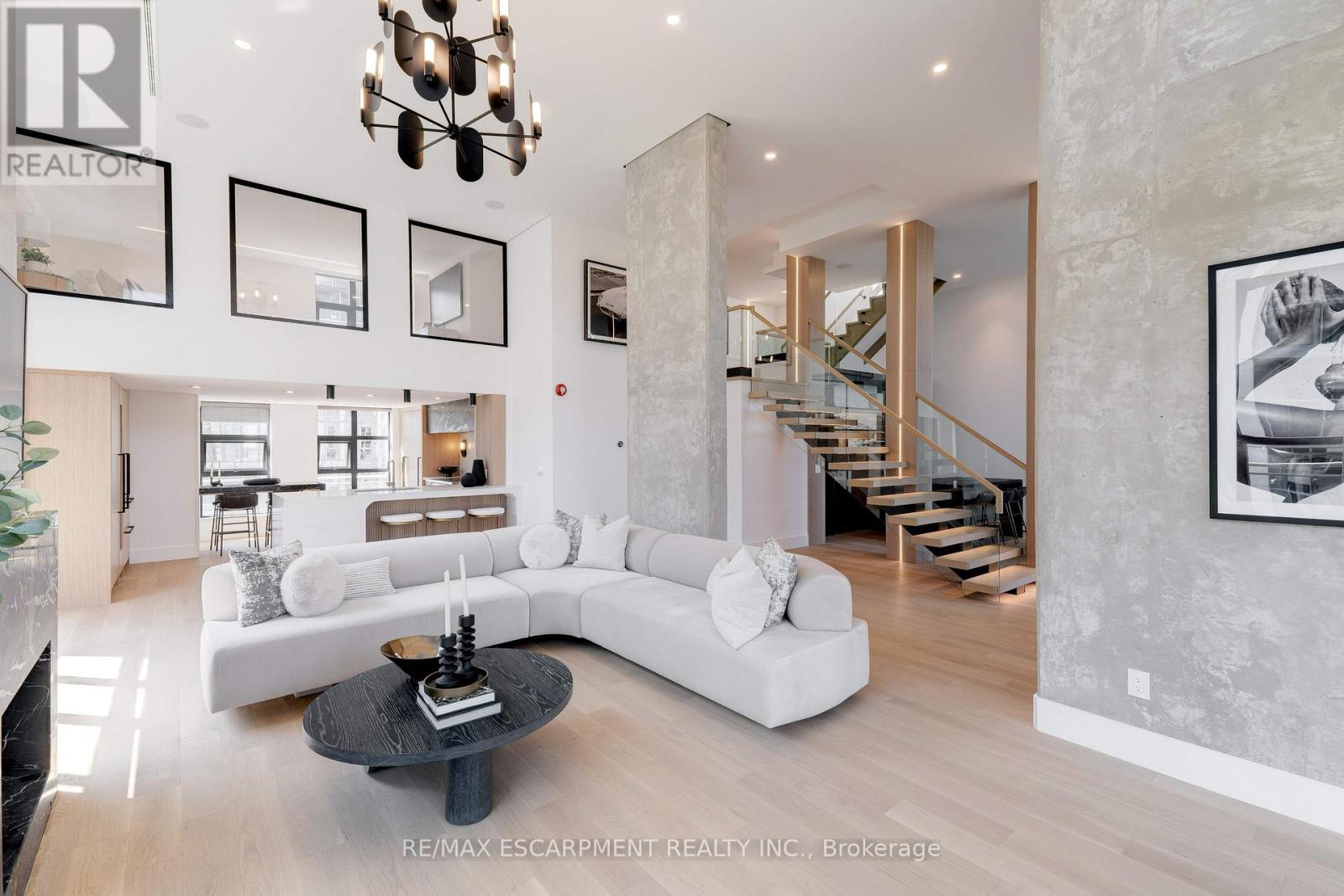 Ph1 - 20 Niagara Street, Toronto, ON - Indoor Photo Showing Living Room