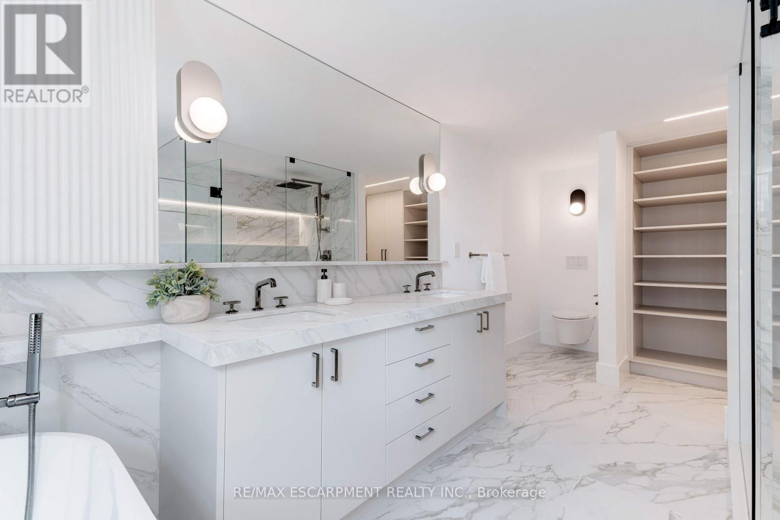 Ph1 - 20 Niagara Street, Toronto, ON - Indoor Photo Showing Bathroom
