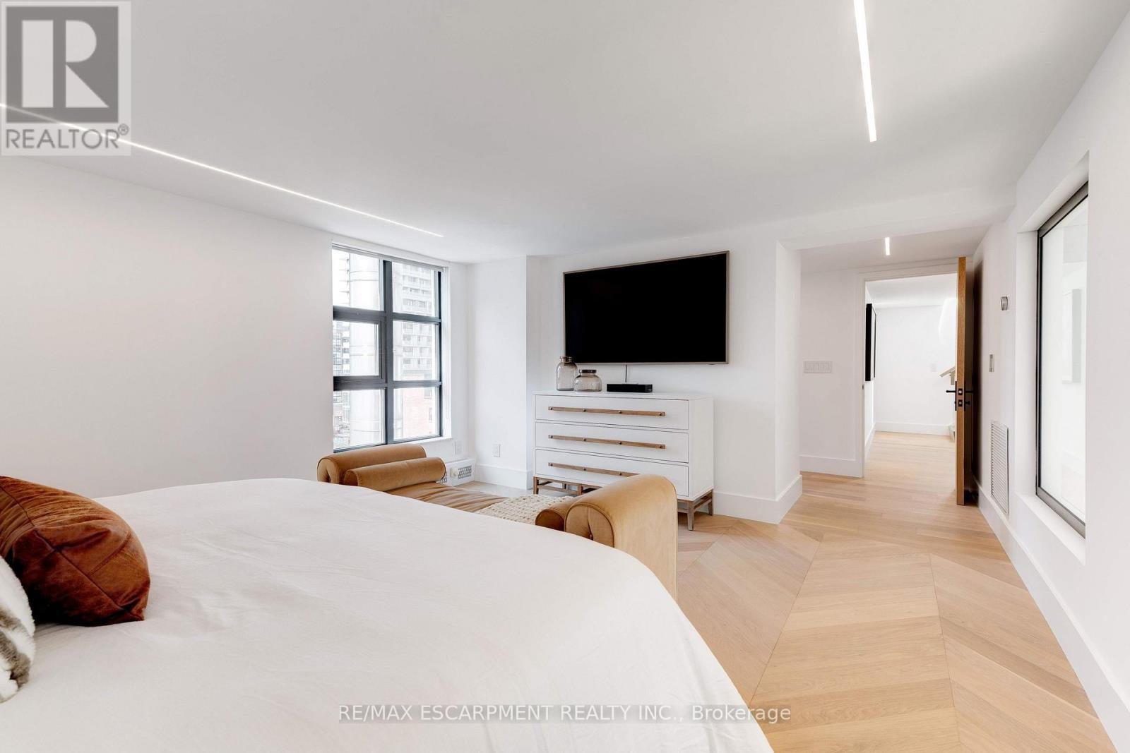 Ph1 - 20 Niagara Street, Toronto, ON - Indoor Photo Showing Bedroom