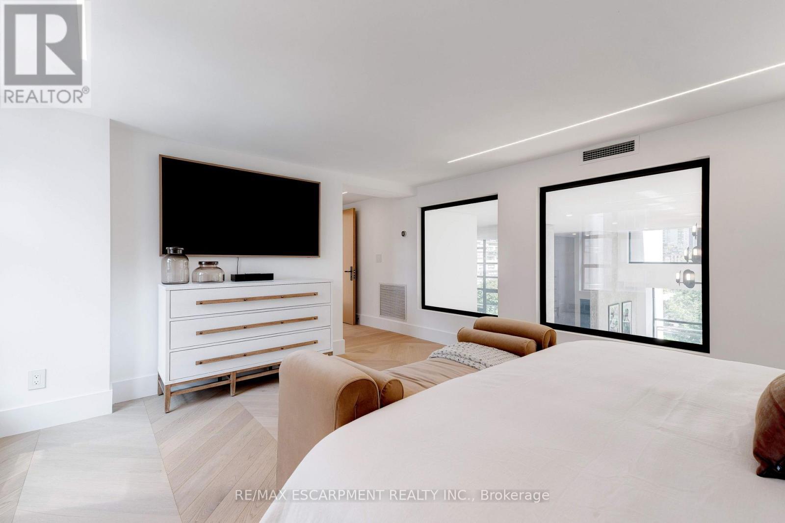 Ph1 - 20 Niagara Street, Toronto, ON - Indoor Photo Showing Bedroom