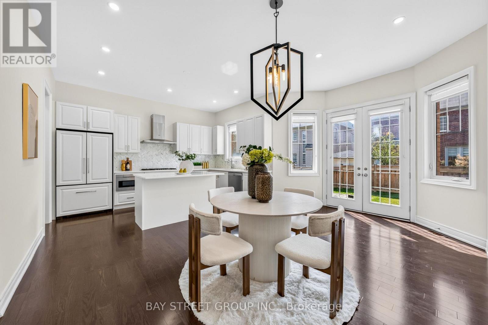 31 Woodgate Pines Drive, Vaughan, ON - Indoor Photo Showing Dining Room