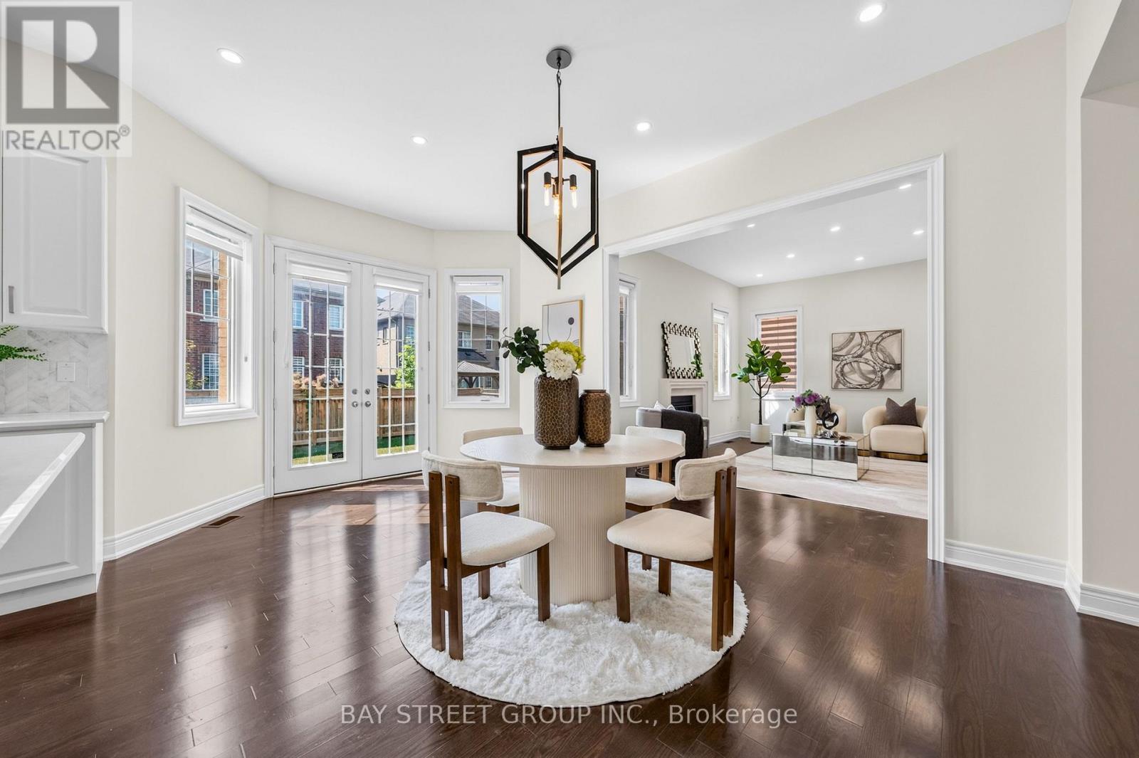 31 Woodgate Pines Drive, Vaughan, ON - Indoor Photo Showing Dining Room
