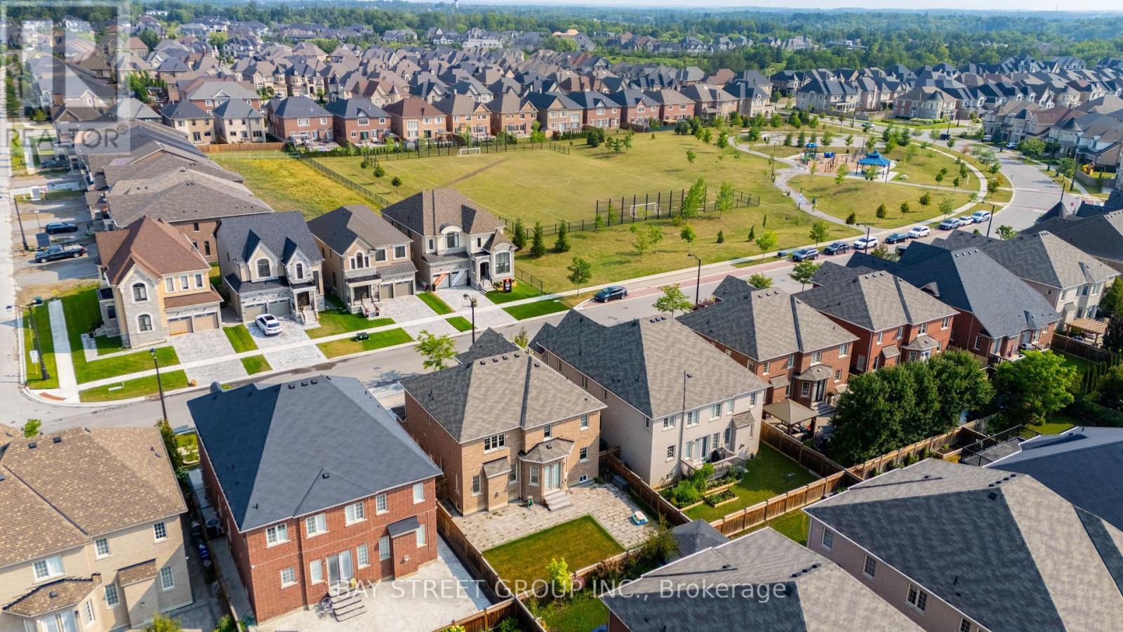31 Woodgate Pines Drive, Vaughan, ON - Outdoor With View