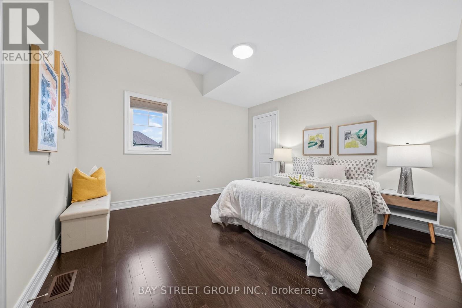 31 Woodgate Pines Drive, Vaughan, ON - Indoor Photo Showing Bedroom